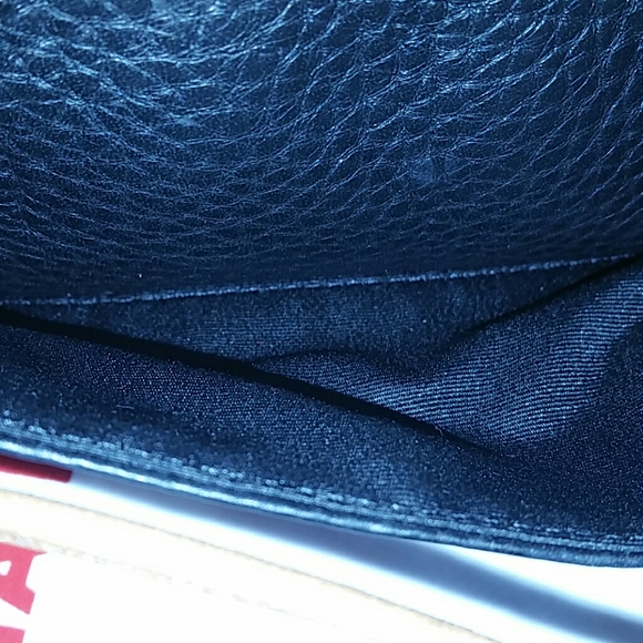 Coach   Excellent Condition - Picture 5 of 6